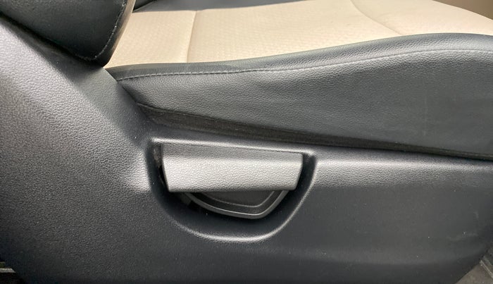 2021 Hyundai NEW SANTRO SPORTZ 1.1, Petrol, Manual, 11,355 km, Driver Side Adjustment Panel
