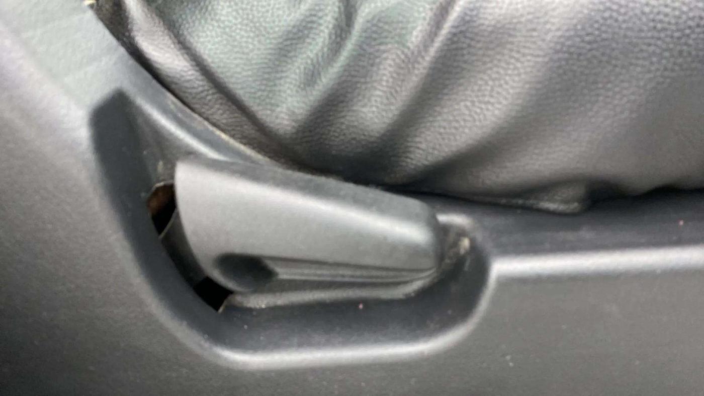 2017 Maruti Wagon R 1.0 VXI AMT, Petrol, Automatic, 41,229 km, Driver Side Adjustment Panel