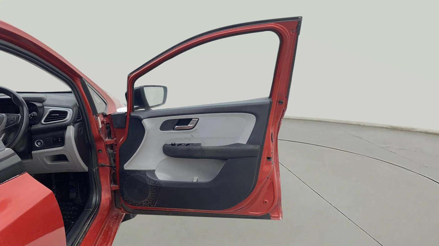 2020 Tata ALTROZ XZ PETROL, Petrol, Manual, 42,211 km, RHS Front Door