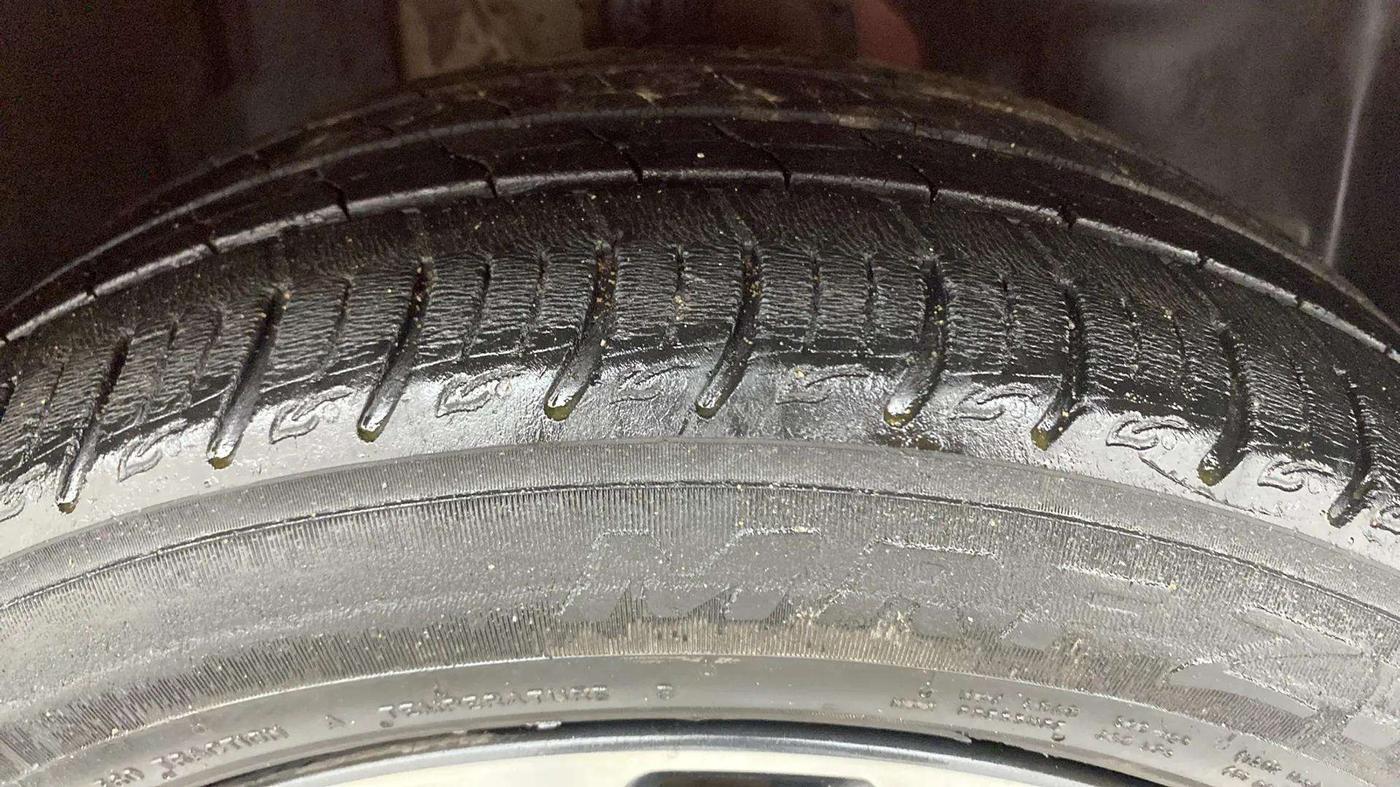 2020 Tata ALTROZ XZ PETROL, Petrol, Manual, 42,211 km, Right Front Tyre Tread