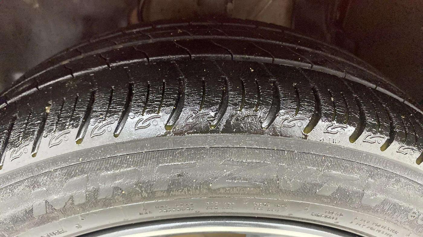 2020 Tata ALTROZ XZ PETROL, Petrol, Manual, 42,211 km, Left Front Tyre Tread