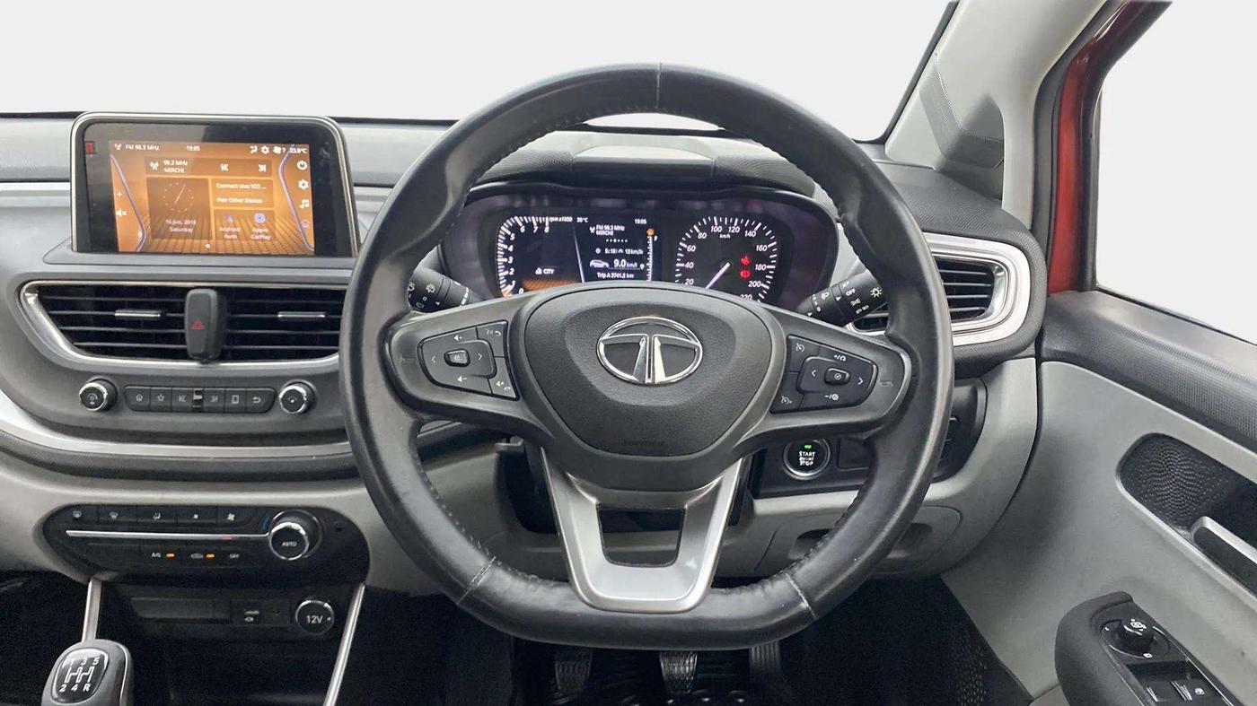 2020 Tata ALTROZ XZ PETROL, Petrol, Manual, 42,211 km, Steering Wheel Close Up