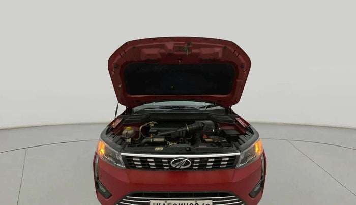 2021 Mahindra XUV300 W8 (O) 1.2 PETROL AMT, Petrol, Automatic, 28,765 km, Open Bonet