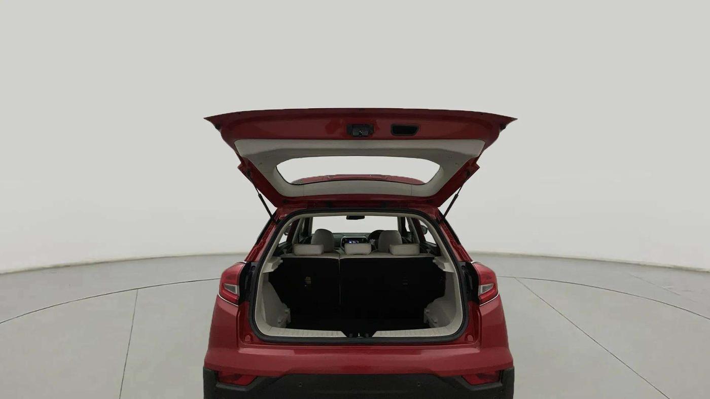 2021 Mahindra XUV300 W8 (O) 1.2 PETROL AMT, Petrol, Automatic, 28,765 km, Boot Door Open