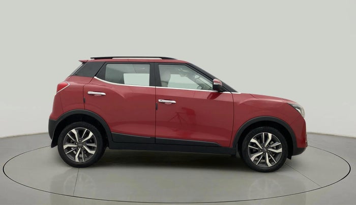 2021 Mahindra XUV300 W8 (O) 1.2 PETROL AMT, Petrol, Automatic, 28,765 km, Right Side View