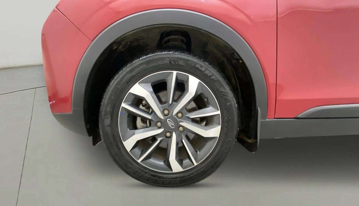 2021 Mahindra XUV300 W8 (O) 1.2 PETROL AMT, Petrol, Automatic, 28,765 km, Left Front Wheel