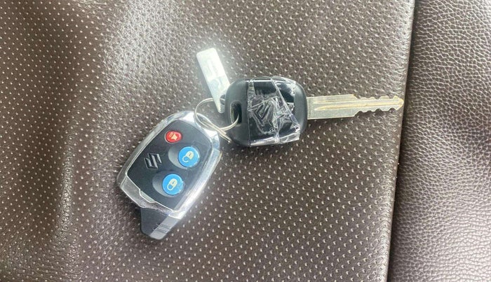 2016 Maruti Alto 800 LXI, Petrol, Manual, 73,382 km, Key Close Up
