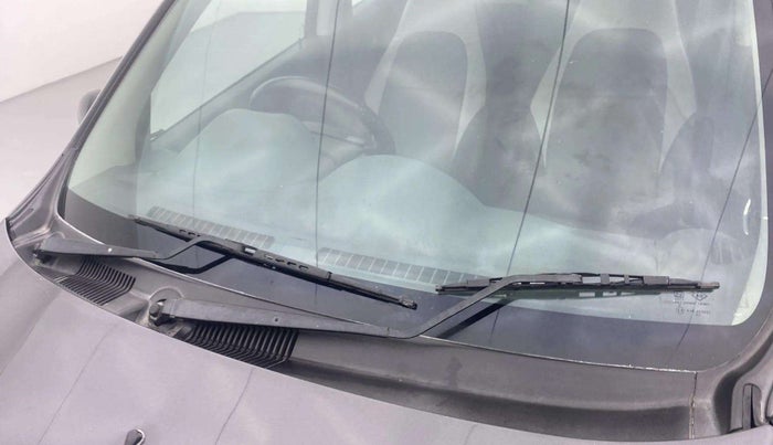 2016 Maruti Alto 800 LXI, Petrol, Manual, 73,382 km, Front windshield - Minor spot on windshield