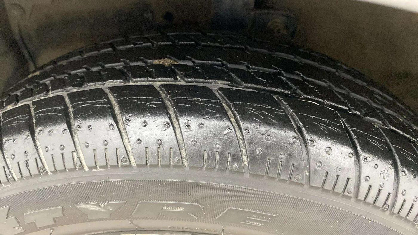 2018 Maruti Celerio ZXI AMT (O), Petrol, Automatic, 26,914 km, Left Front Tyre Tread