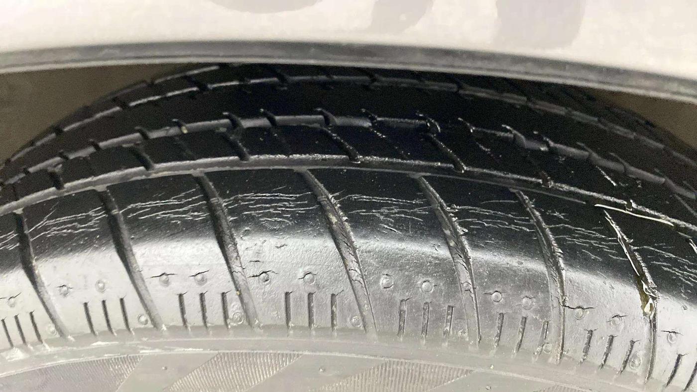 2018 Maruti Celerio ZXI AMT (O), Petrol, Automatic, 26,914 km, Right Front Tyre Tread