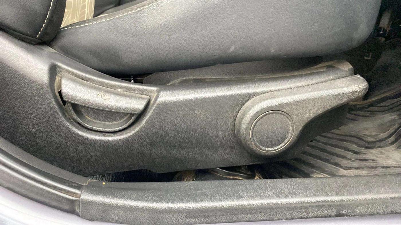 2017 Hyundai Grand i10 ASTA 1.2 KAPPA VTVT, Petrol, Manual, 40,027 km, Driver Side Adjustment Panel