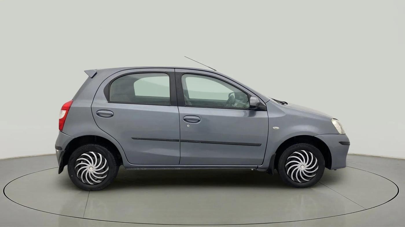 2013 Toyota Etios Liva G, Petrol, Manual, 70,097 km, Right Side View