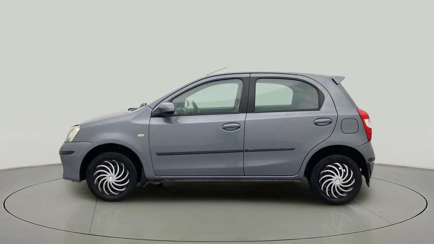 2013 Toyota Etios Liva G, Petrol, Manual, 70,097 km, Left Side