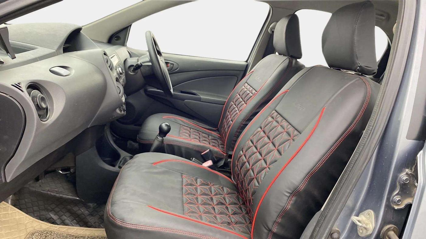 2013 Toyota Etios Liva G, Petrol, Manual, 70,097 km, Right Side Front Door Cabin