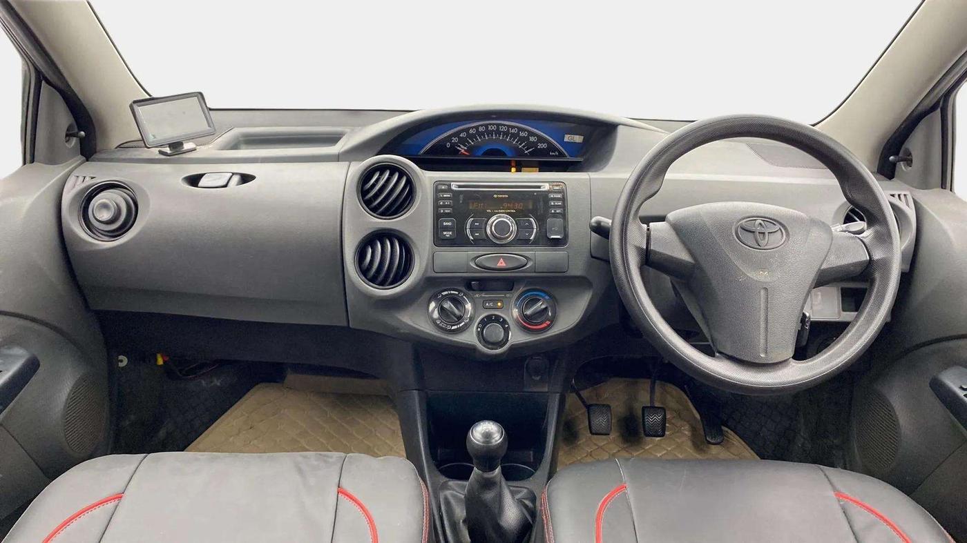 2013 Toyota Etios Liva G, Petrol, Manual, 70,097 km, Dashboard