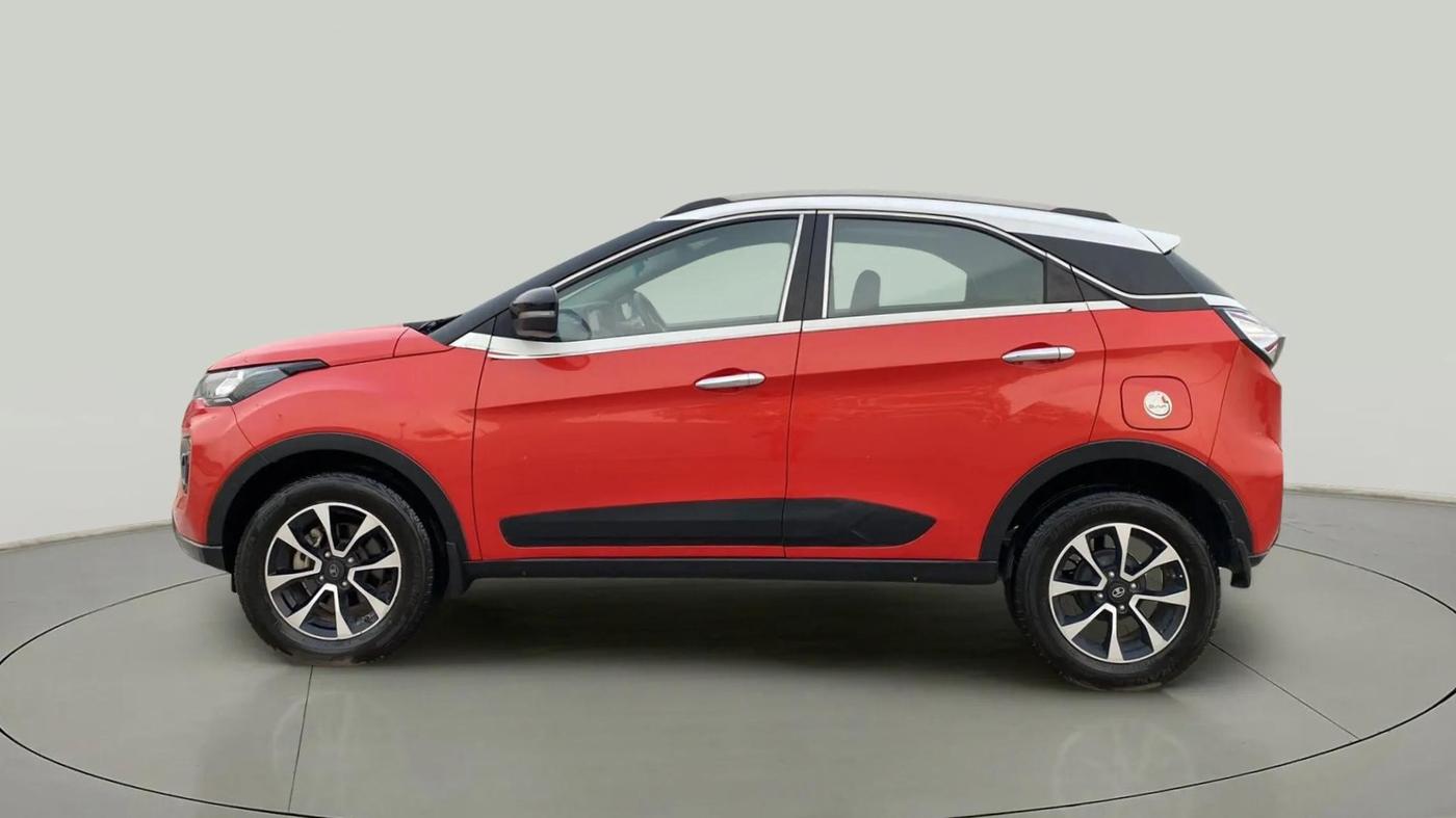 2020 Tata NEXON XZ PLUS (O) DIESEL DUAL TONE, Diesel, Manual, 69,189 km, Left Side