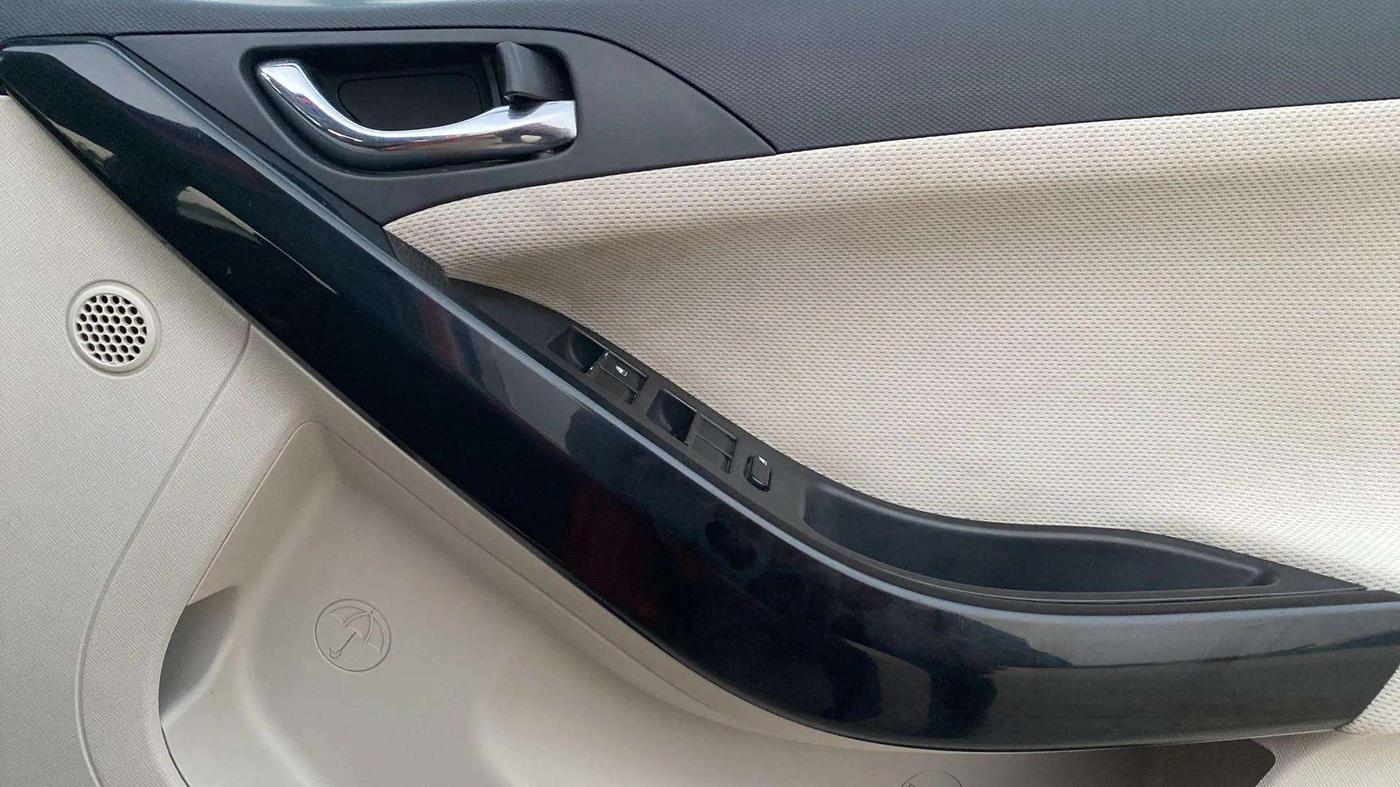 2020 Tata NEXON XZ PLUS (O) DIESEL DUAL TONE, Diesel, Manual, 69,189 km, Driver Side Door Panels Control