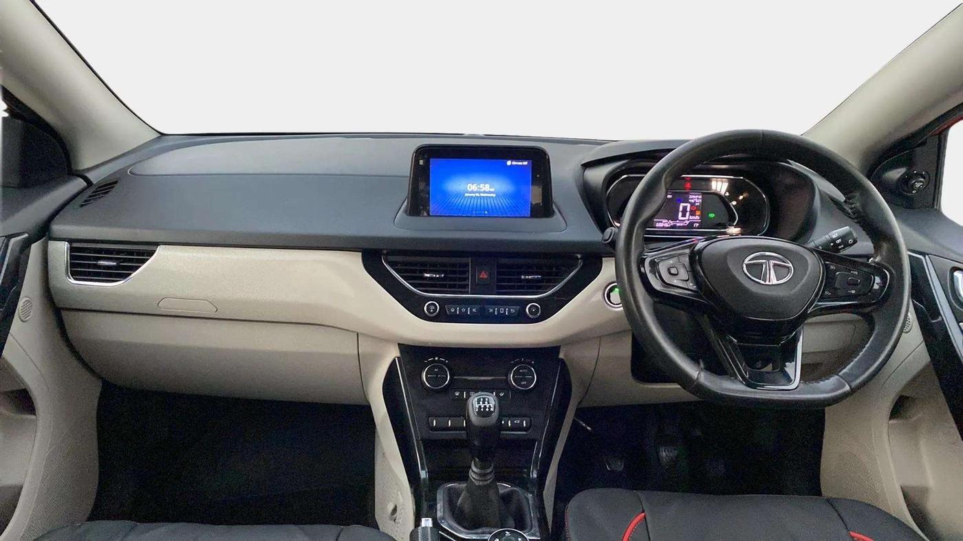 2020 Tata NEXON XZ PLUS (O) DIESEL DUAL TONE, Diesel, Manual, 69,189 km, Dashboard