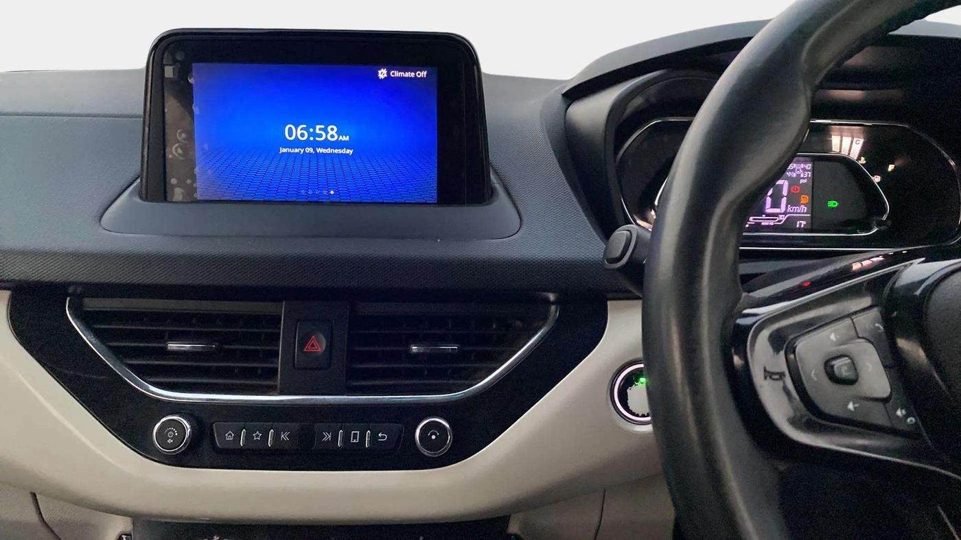 2020 Tata NEXON XZ PLUS (O) DIESEL DUAL TONE, Diesel, Manual, 69,189 km, Air Conditioner
