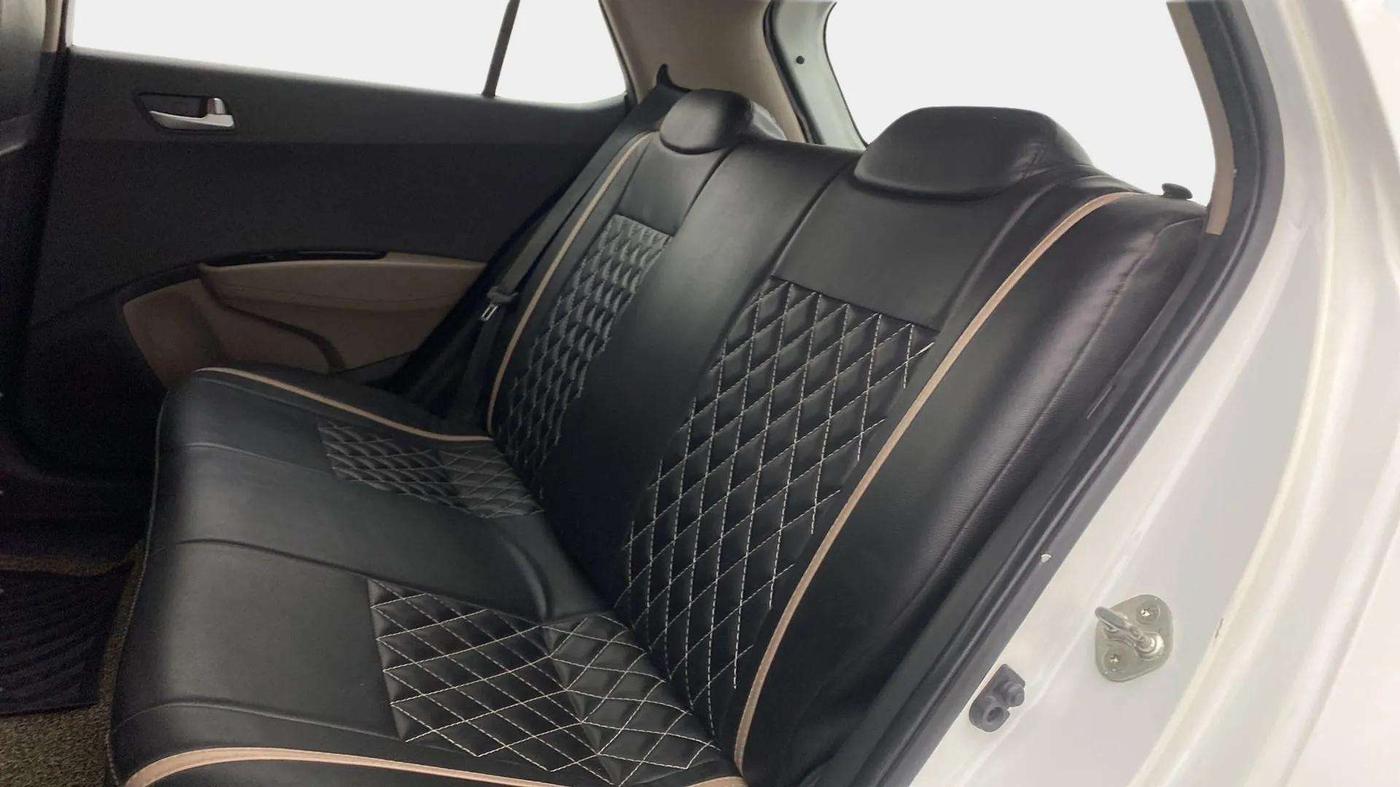 2019 Hyundai Grand i10 SPORTZ 1.2 KAPPA VTVT, CNG, Manual, 71,031 km, Right Side Rear Door Cabin