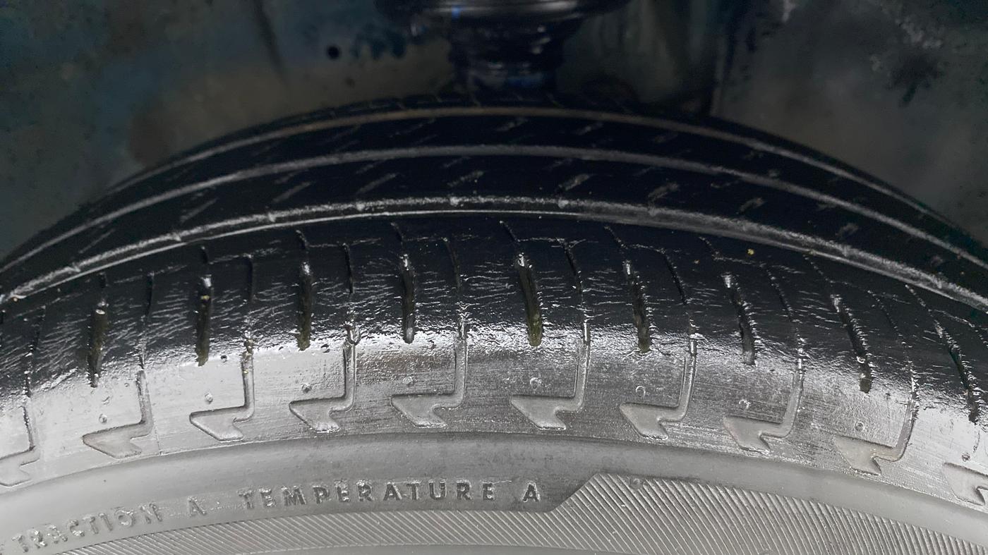 2017 Maruti IGNIS DELTA 1.2, Petrol, Manual, 25,849 km, Right Front Tyre Tread
