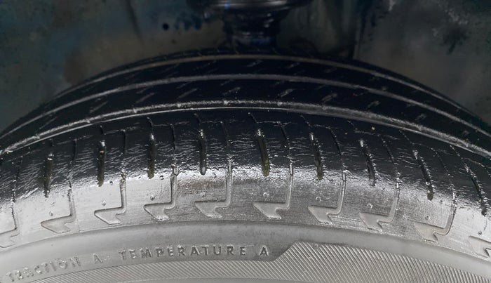 2017 Maruti IGNIS DELTA 1.2, Petrol, Manual, 25,849 km, Right Front Tyre Tread