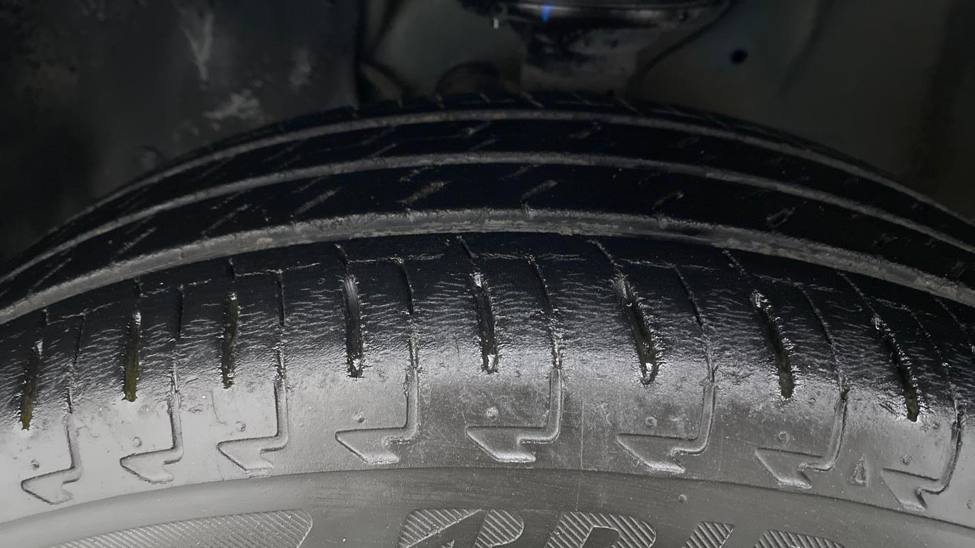 2017 Maruti IGNIS DELTA 1.2, Petrol, Manual, 25,849 km, Left Front Tyre Tread