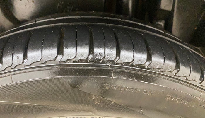 2016 Maruti Swift Dzire ZXI, Petrol, Manual, 86,221 km, Left Rear Tyre Tread