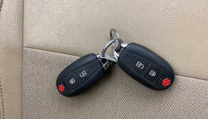 2016 Maruti Swift Dzire ZXI, Petrol, Manual, 86,221 km, Key Close Up