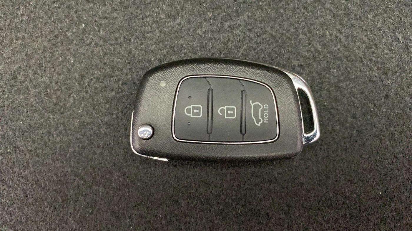 2013 Hyundai i20 MAGNA (O) 1.2, Petrol, Manual, 36,328 km, Key Close Up