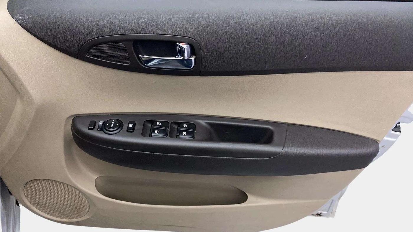 2013 Hyundai i20 MAGNA (O) 1.2, Petrol, Manual, 36,328 km, Driver Side Door Panels Control