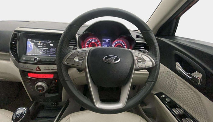 2022 Mahindra XUV300 W8 (O) 1.2 PETROL, Petrol, Manual, 20,288 km, Steering Wheel Close Up