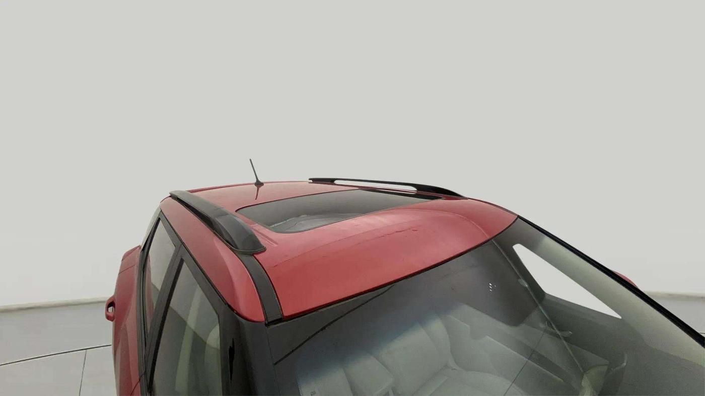 2022 Mahindra XUV300 W8 (O) 1.2 PETROL, Petrol, Manual, 20,440 km, Roof