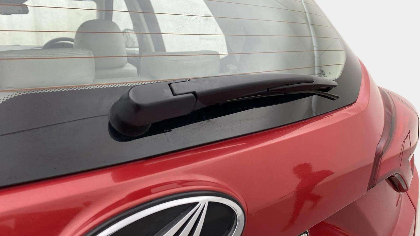 2022 Mahindra XUV300 W8 (O) 1.2 PETROL, Petrol, Manual, 20,440 km, Rear Wiper