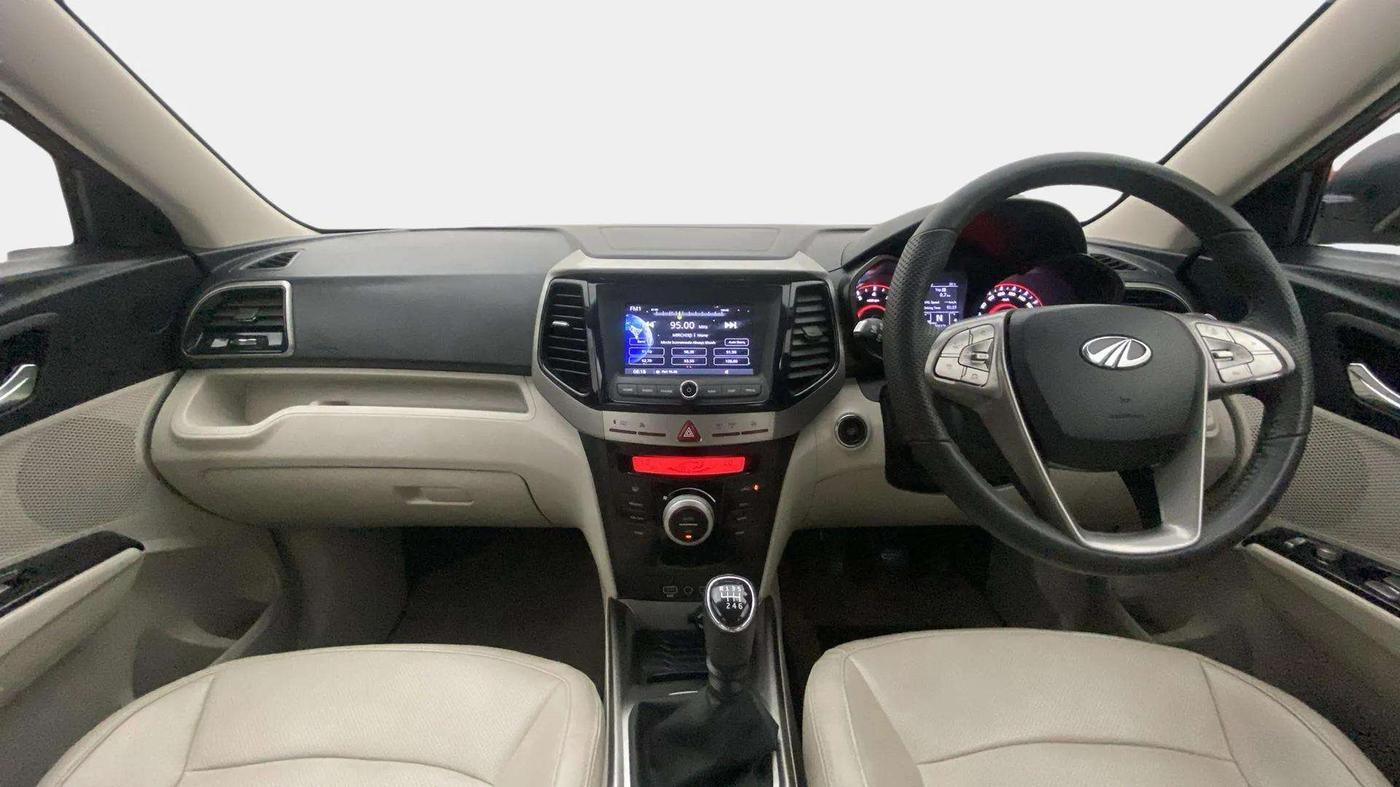 2022 Mahindra XUV300 W8 (O) 1.2 PETROL, Petrol, Manual, 20,440 km, Dashboard
