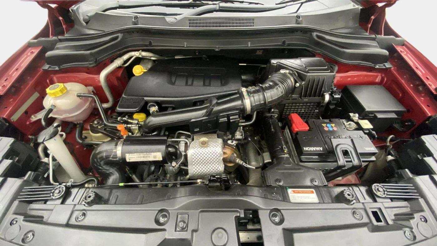2022 Mahindra XUV300 W8 (O) 1.2 PETROL, Petrol, Manual, 20,440 km, Engine View
