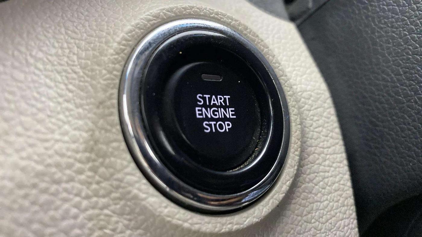 2022 Mahindra XUV300 W8 (O) 1.2 PETROL, Petrol, Manual, 20,440 km, Keyless Start/ Stop Button