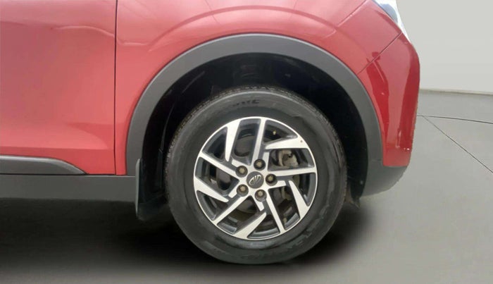 2022 Mahindra XUV300 W8 (O) 1.2 PETROL, Petrol, Manual, 20,288 km, Right Front Wheel