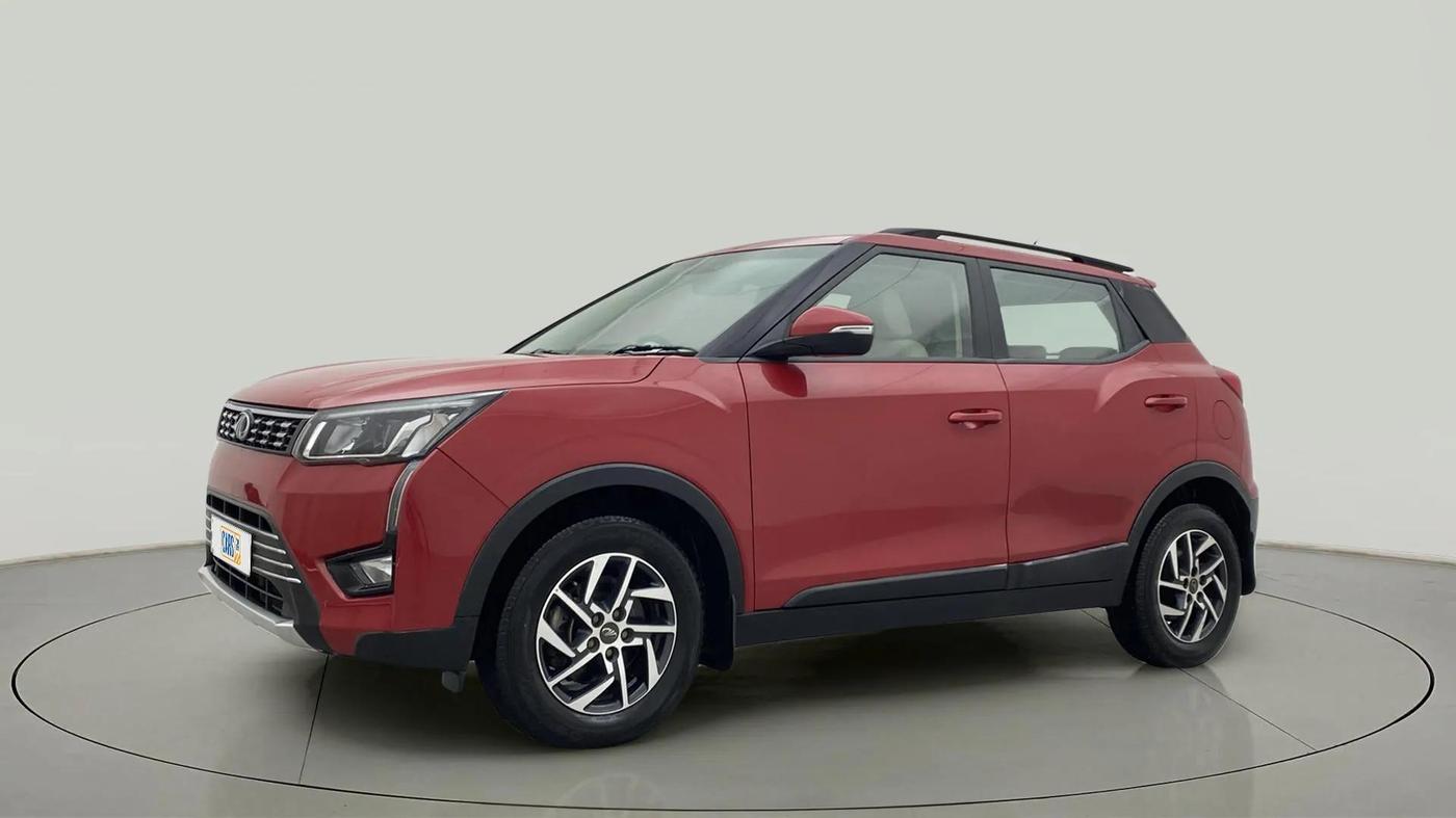 2022 Mahindra XUV300 W8 (O) 1.2 PETROL, Petrol, Manual, 20,440 km, Left Front Diagonal
