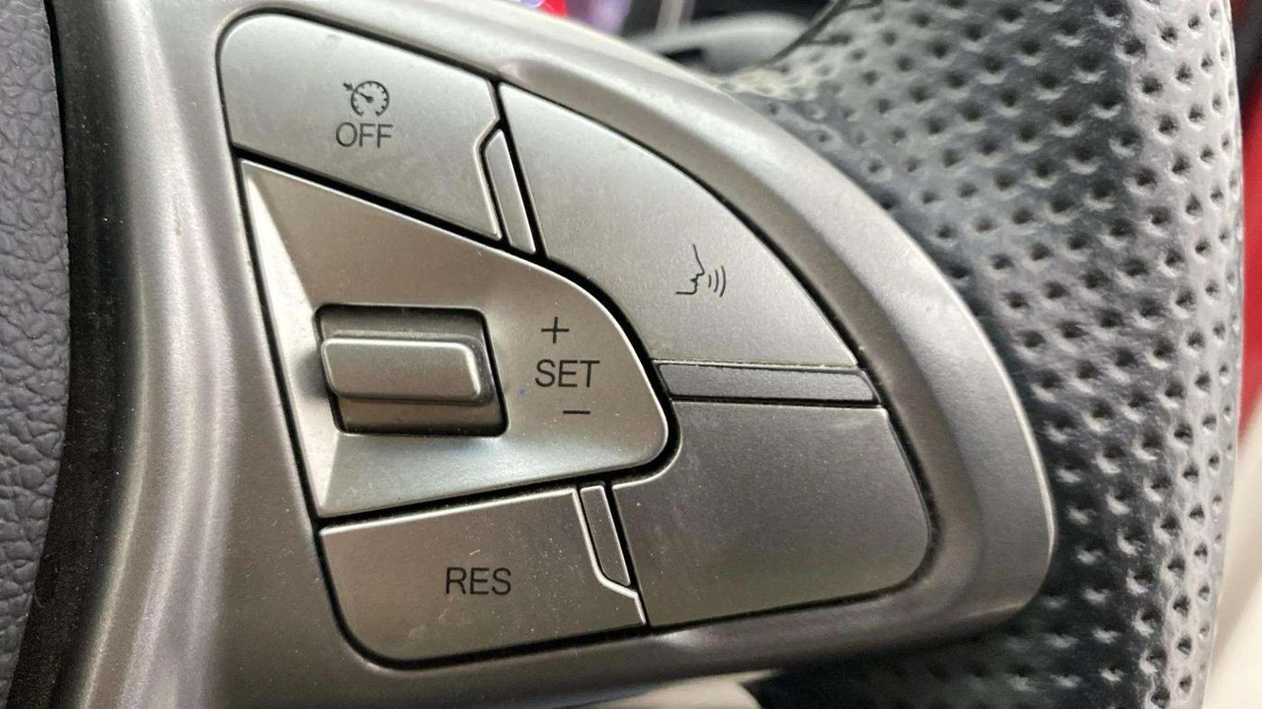 2022 Mahindra XUV300 W8 (O) 1.2 PETROL, Petrol, Manual, 20,440 km, Adaptive Cruise Control