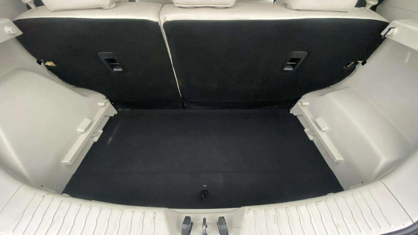 2022 Mahindra XUV300 W8 (O) 1.2 PETROL, Petrol, Manual, 20,440 km, Boot Open Zoomed View