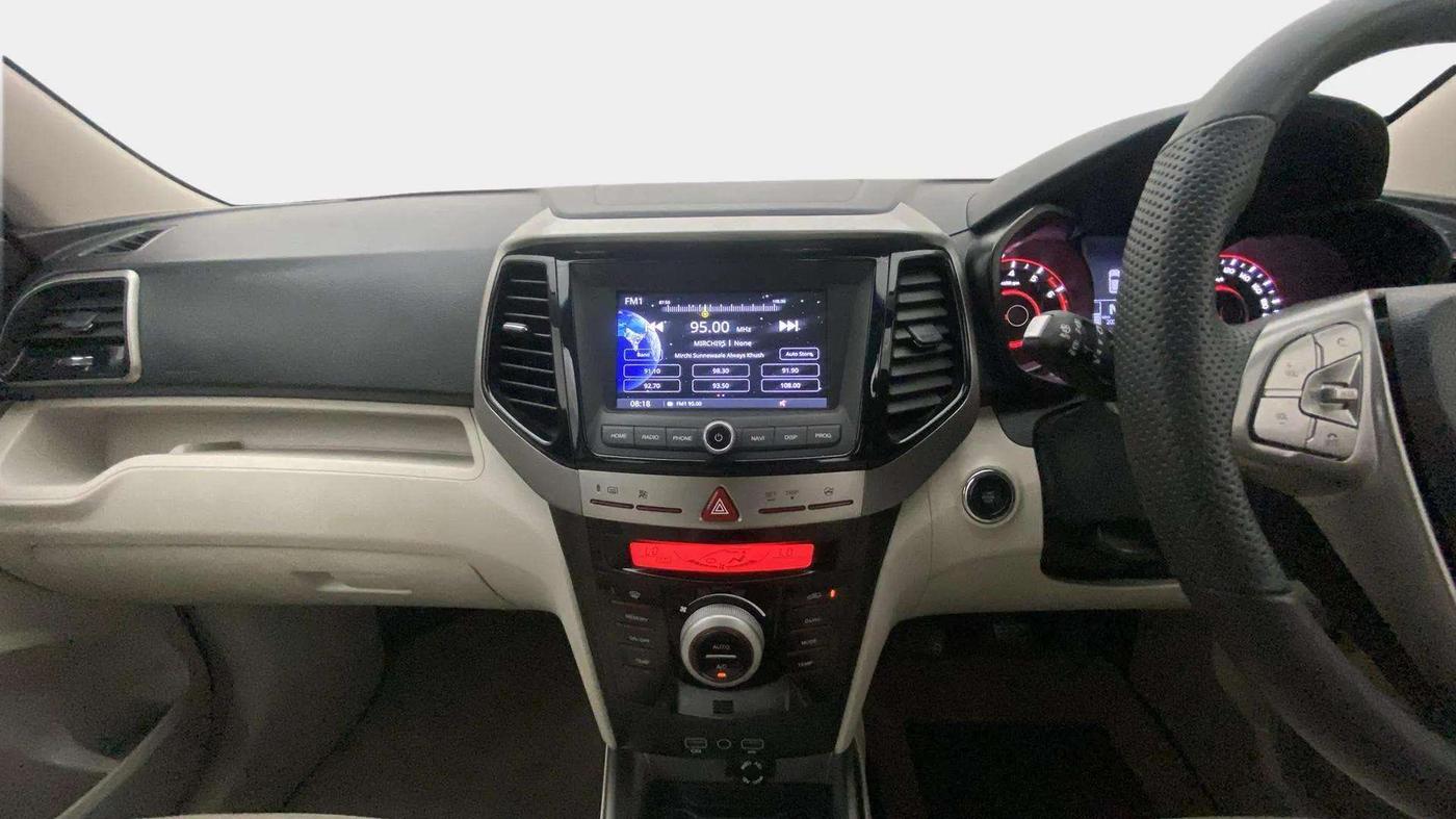 2022 Mahindra XUV300 W8 (O) 1.2 PETROL, Petrol, Manual, 20,440 km, Air Conditioner