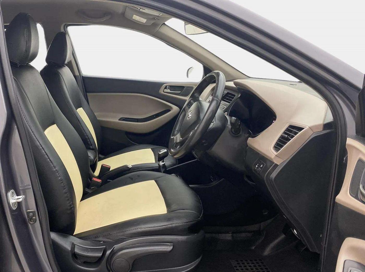 2016 Hyundai Elite i20 ASTA 1.2, Petrol, Manual, 93,737 km, Right Side Front Door Cabin