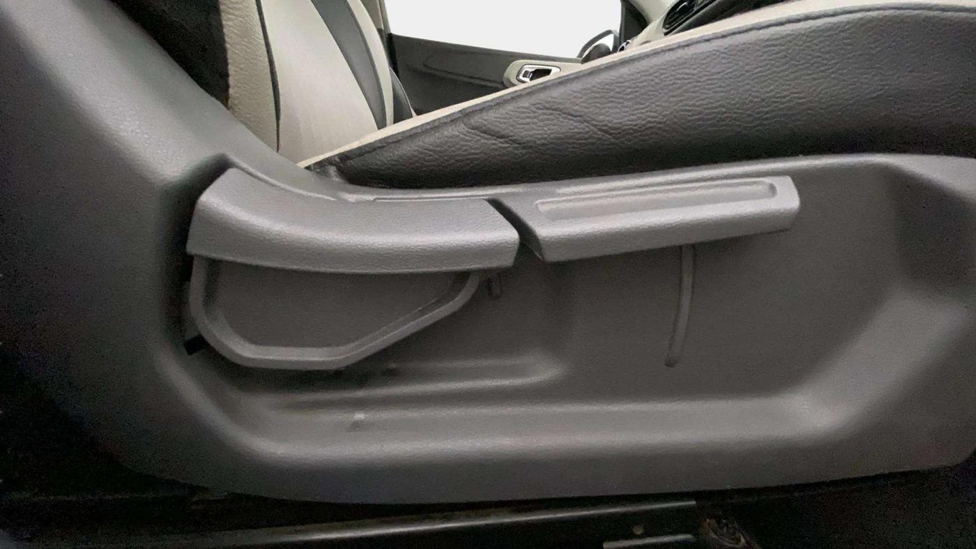 2019 Hyundai GRAND I10 NIOS SPORTZ 1.2 KAPPA VTVT, Petrol, Manual, 61,174 km, Driver Side Adjustment Panel