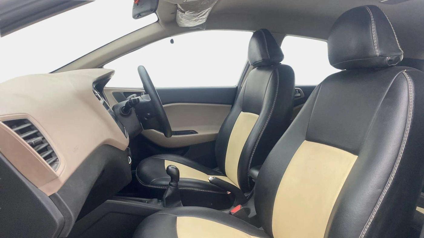 2017 Hyundai Elite i20 SPORTZ 1.2, Petrol, Manual, 69,539 km, Right Side Front Door Cabin