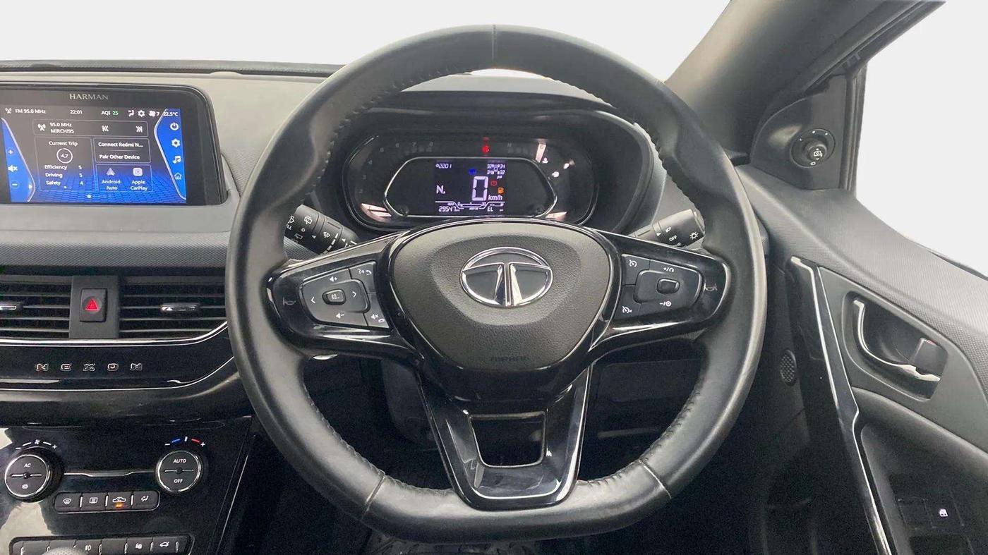 2023 Tata NEXON XZA PLUS SUNROOF DARK PETROL, Petrol, Automatic, 30,759 km, Steering Wheel Close Up