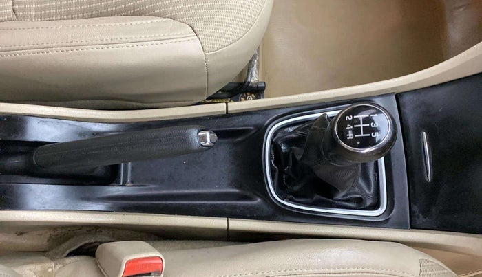 2017 Maruti Ciaz ZETA 1.4  MT PETROL, Petrol, Manual, 77,288 km, Gear Lever
