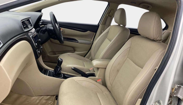 2017 Maruti Ciaz ZETA 1.4  MT PETROL, Petrol, Manual, 77,288 km, Right Side Front Door Cabin