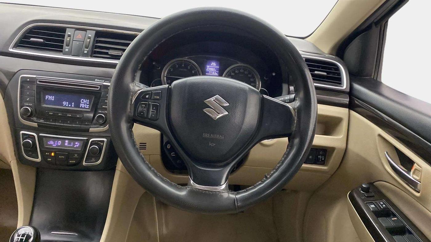 2017 Maruti Ciaz ZETA 1.4  MT PETROL, Petrol, Manual, 77,288 km, Steering Wheel Close Up