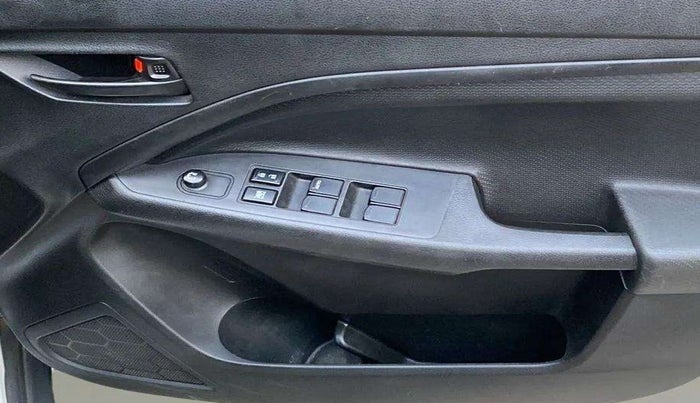 2022 Maruti BREZZA LXI SMART HYBRID, Petrol, Manual, 40,931 km, Driver Side Door Panels Control